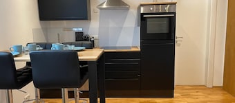 1,5 rooms, top equipped, 4 pers, basement, parking lot, self check-in
