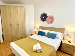 2 bedrooms, iron/ironing board, free WiFi, bed sheets - Sunset Bay Apartment in Cambrils (Cambrils)