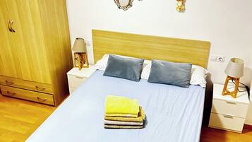 2 bedrooms, iron/ironing board, free WiFi, bed sheets