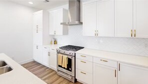 Micro-ondes, four, plaque de cuisson, lave-vaisselle