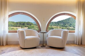 Egyptian cotton sheets, premium bedding, minibar, in-room safe - Finca Banyols, Vignette Collection by IHG (Alaro)