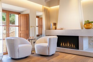 Suite, 1 King Bed (Outdoor Living Area) | Living area