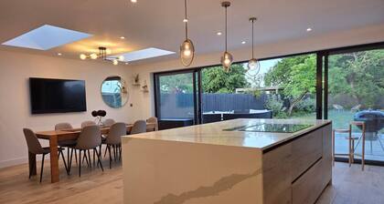 Luxury 5 Bed with Super King 4 poster nr Bicester