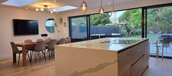 Luxury 5 Bed with Super King 4 poster nr Bicester