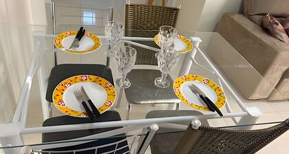 03 bedrooms (air conditioning and fan), up to 10 people, garage, behind the Unimed hospital