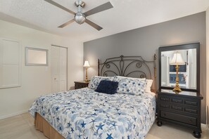 1 bedroom, iron/ironing board, free WiFi, bed sheets - Bonita Beach and Tennis 5904.  Enjoy the luxury feel in our studio condo. (Bonita Springs)