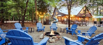 Timber Hills Lodge - Sleep 21 • Seasonal Swimming Pool • Play Set • Pool Table