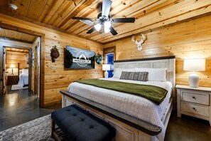 6 bedrooms, iron/ironing board, free WiFi, bed sheets
