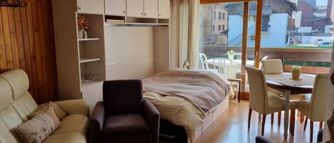 1 bedroom, iron/ironing board, travel cot, bed sheets