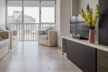 Smart TV, Netflix, servicios de streaming, oficina