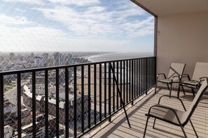 Appartement, 3 chambres, vue mer (33A) | Balcon