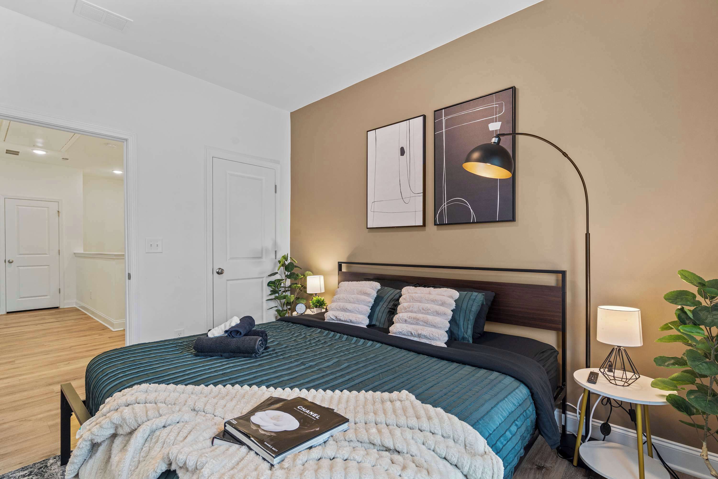 Bügeleisen/Bügelbrett, WLAN, Bettwäsche