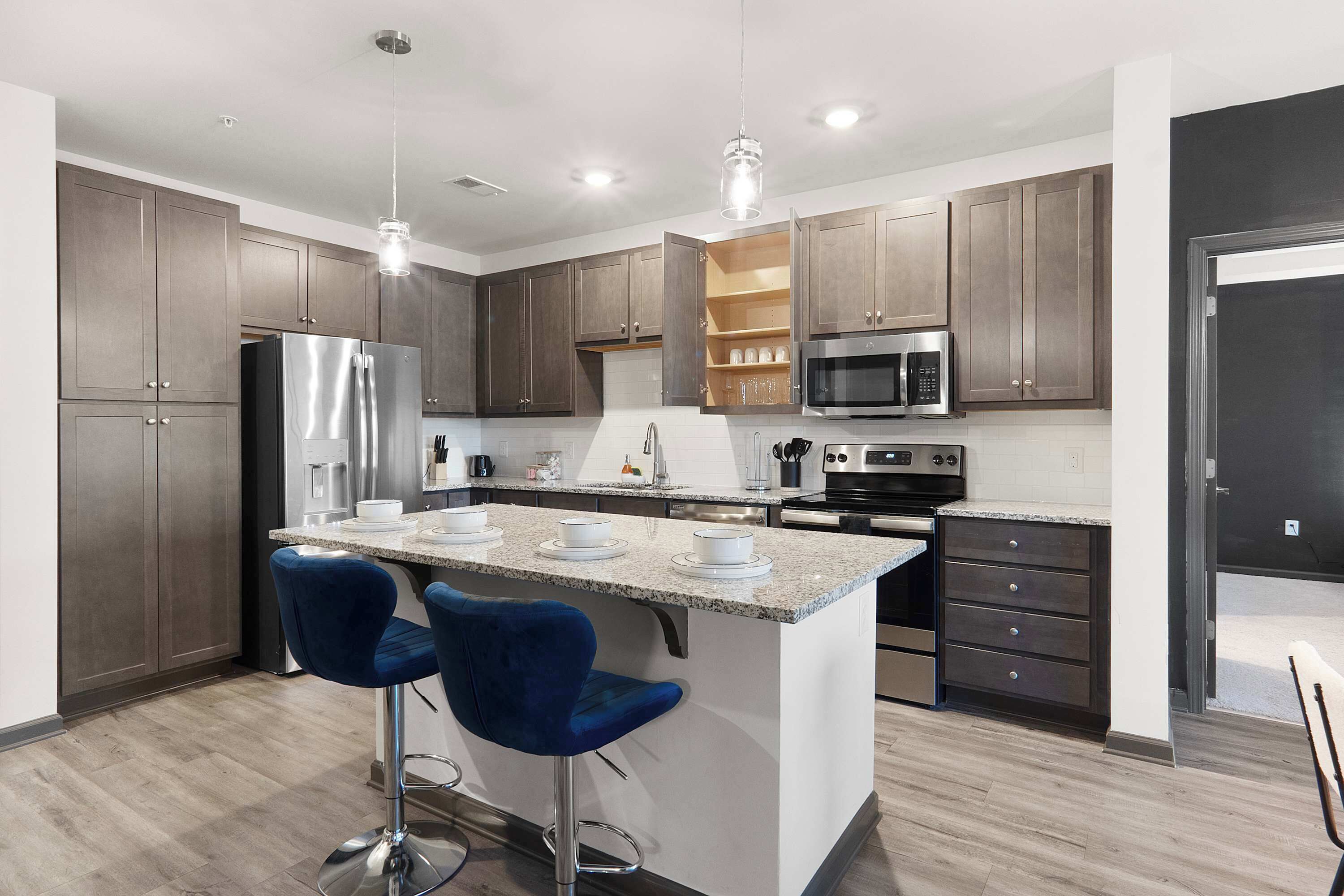 Kylskåp, mikrovågsugn, ugn och spishäll