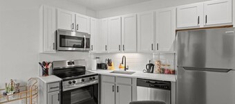 Luxe King 2BR Suite in South End Charlotte!