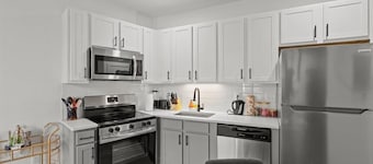 Luxe King 2BR Suite in South End Charlotte!