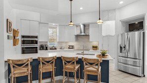 House, Multiple Beds, Patio, Garden View (Crow's Nest) | Private kitchen | Fridge, microwave, oven, stovetop