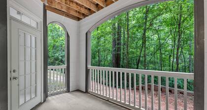 Upscale King 2BR Suite Mins to Downtown Raleigh!