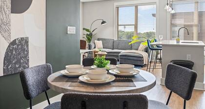 Luxe King 3BR Suite in Waverly Charlotte!