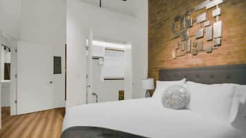 2 chambres, bureau, fer et planche à repasser, lit parapluie