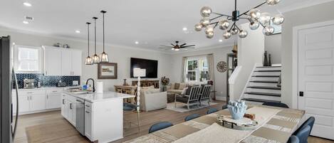 4 habitaciones, decoración personalizada y muebles diferentes