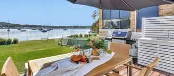 The Little Lake House Waterfront