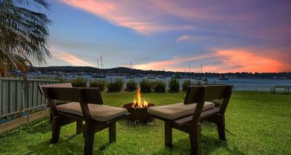 The Little Lake House Waterfront