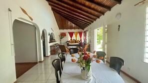 Dining - Cottage Palmier Rouge (La Trinité)