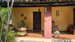 Interior - Palmerola Inn (Villa de San Antonio)