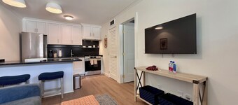 Charming, Newly Renovated Samford Ave. Condo in Downtown Auburn!!