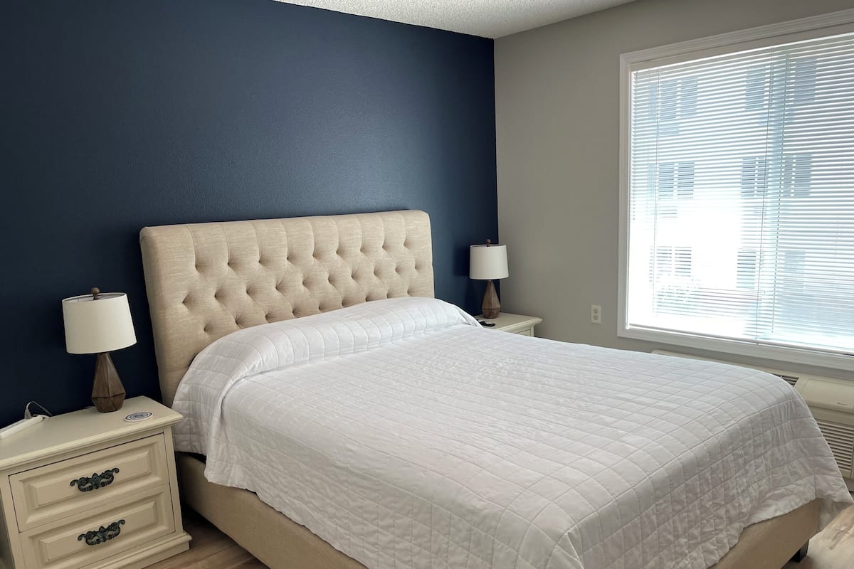 Suite, 1 Bedroom, 1 Queen Bed, Non-Smoking