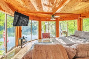 TV, fireplace, offices