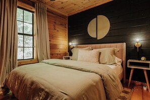 2 bedrooms, free WiFi, bed sheets - Evergreen Hideaway Cabin (Sevierville)