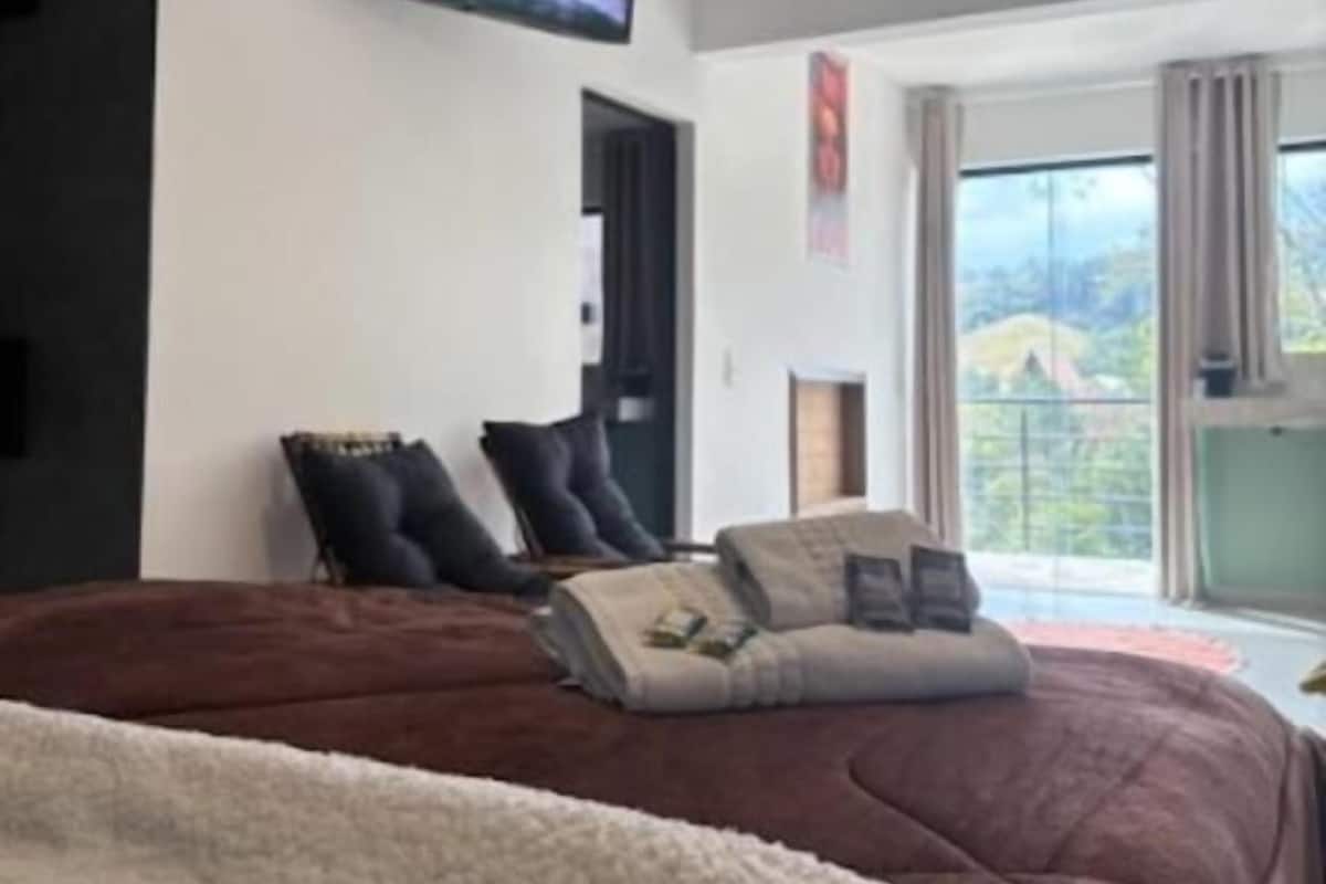 Deluxe Room | Free WiFi