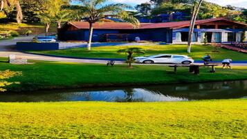 Fachada da propriedade