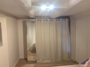 1 chambre, fer et planche à repasser, Wi-Fi