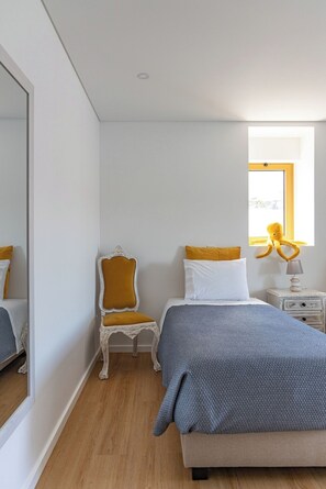 2 dormitorios, tabla de planchar con plancha, wifi gratis y ropa de cama