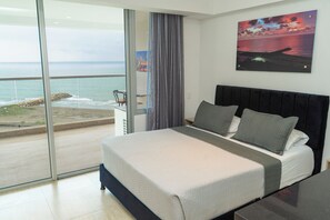 1 bedroom, bed sheets