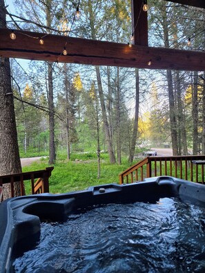 Outdoor spa tub - New Listing - The Wild Yeti - Rustic Island Park Cabin:  Hot Tub, Sauna (Island Park)