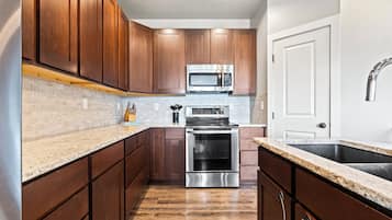 KylskÄp, mikrovÄgsugn, ugn och diskmaskin