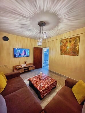 Smart TV - Calm Central Stay Near Beach - High-Speed WiFi, Free Parking (Agadir)