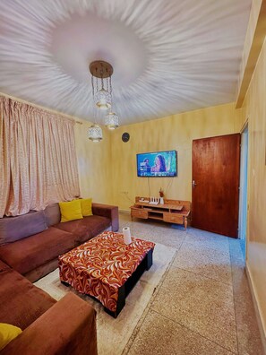 Smart TV - Calm Central Stay Near Beach - High-Speed WiFi, Free Parking (Agadir)