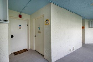Interior - Spectacular Ocean-Marina Views - Free Kayaks Pickleball (Key Largo)