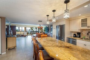 Interior - Spectacular Ocean-Marina Views - Free Kayaks Pickleball (Key Largo)