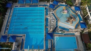 温水プール