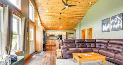 Mtn-View Home 6 Mi to Jay Peak Resort: Fish & Hike