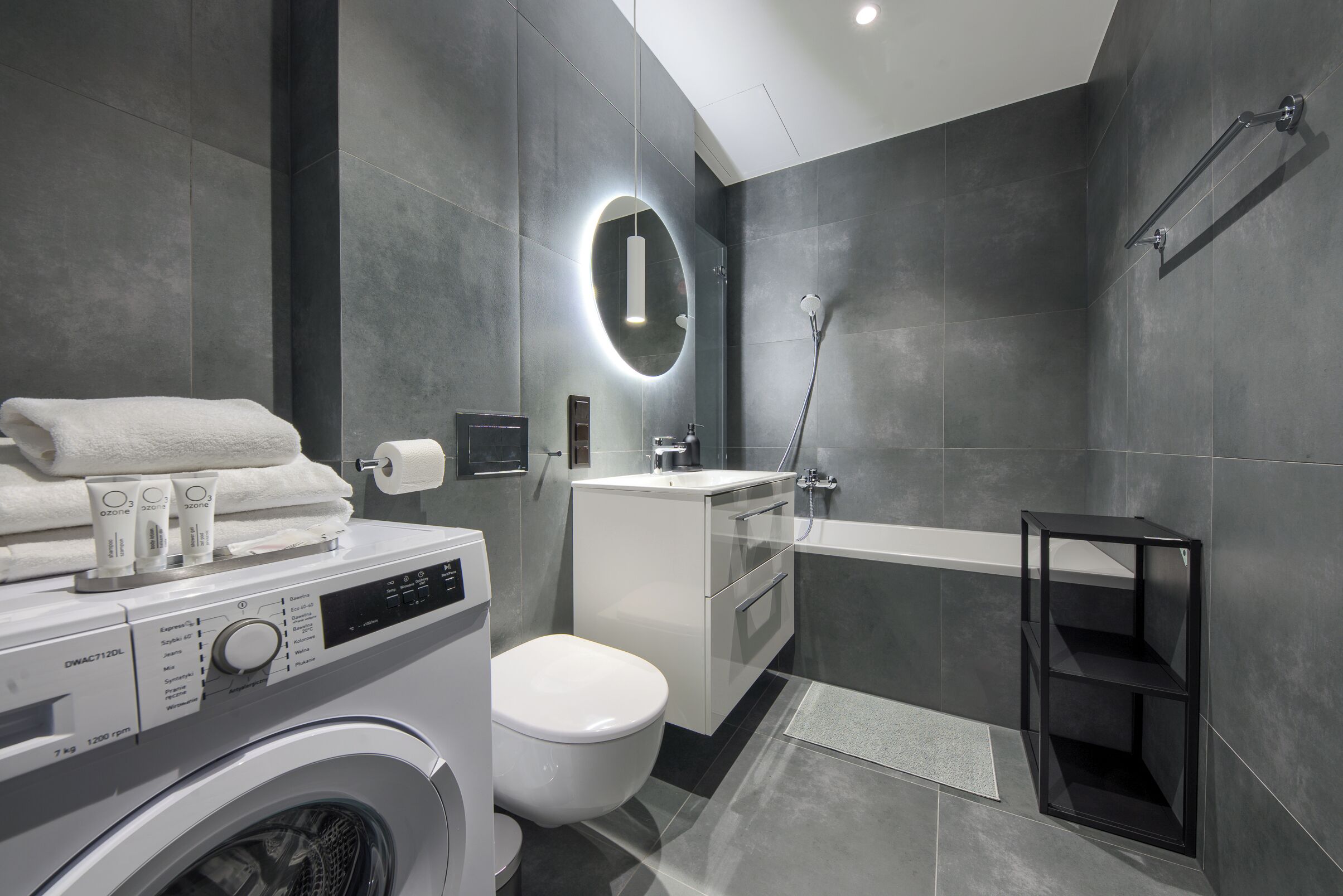 Luxury Apartment, Balcony, City View | Bathroom | Free toiletries, hair dryer, slippers, towels