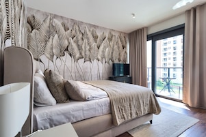 Luxury Διαμέρισμα, Μπαλκόνι, Θέα στην Πόλη | Χώρος εργασίας για λάπτοπ, κουρτίνες συσκότισης, ηχομόνωση 