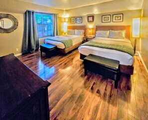 5 bedrooms, iron/ironing board, WiFi, bed sheets