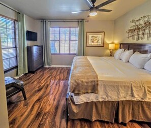 5 bedrooms, iron/ironing board, WiFi, bed sheets - Vegas Speakeasy • HotTub • Pool • Games • Stadium (Las Vegas)