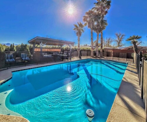 Vegas Speakeasy • HotTub • Pool • Games • Stadium